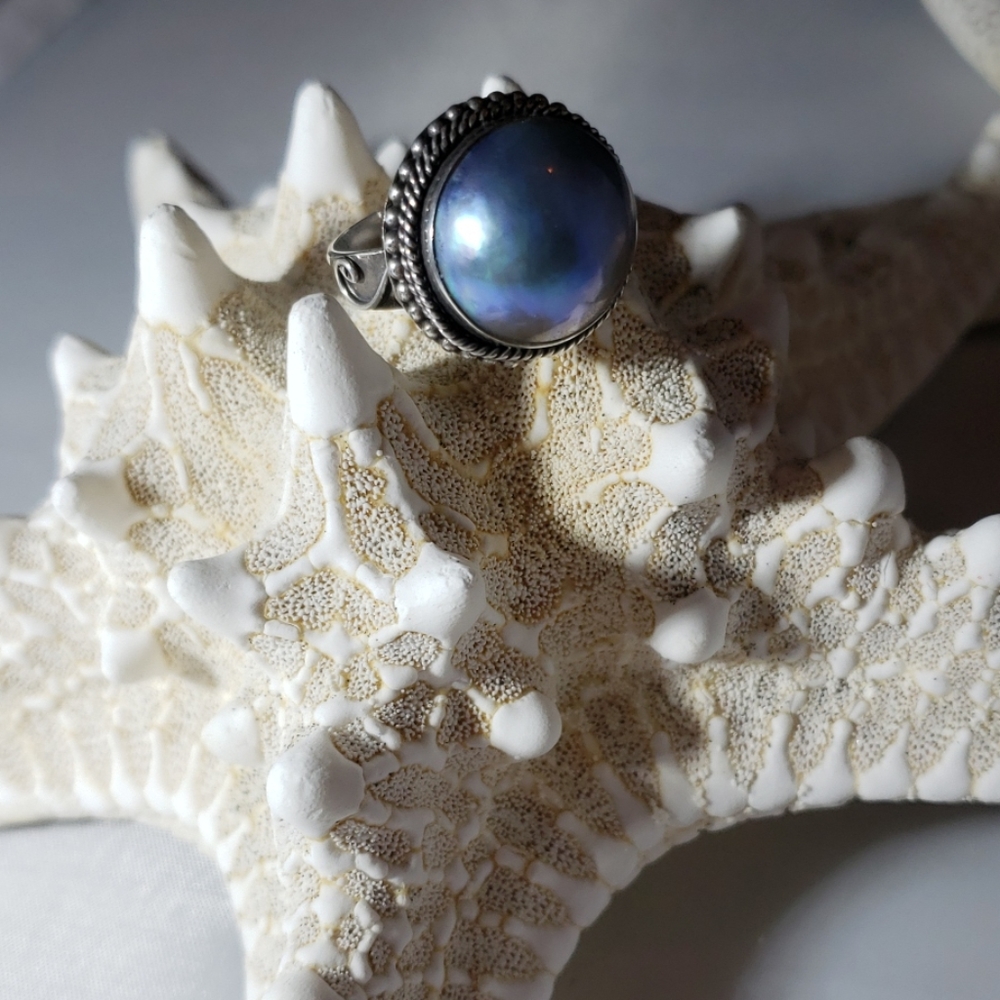 Size 8  Blue Mabe Sterling Silver Ring
